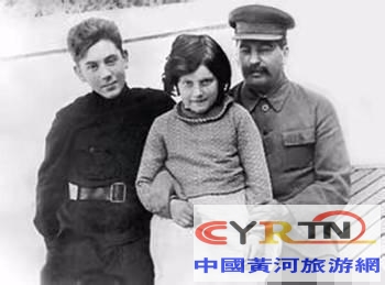 斯大林儿子被俘，希特勒用德军元帅交换，斯大林的回答震撼世界